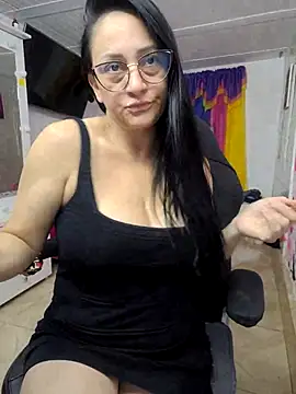 Ameliarizo online show from April 2026 11:27:02 PM