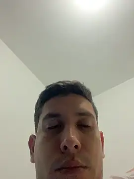 Eduardzmm online show from February 2026 11:01:02 PM