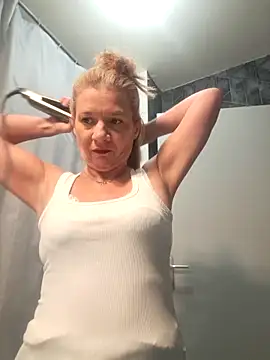 Snapshot of jennylovence chatting on May 2026 07:04:02 AM jennylovence online show from May 2026 07:04:02 AM