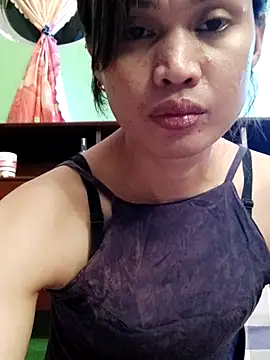 QueenSoreal online show from November 2025 02:06:02 PM