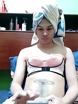 QueenSoreal online show from December 2025 01:09:02 PM