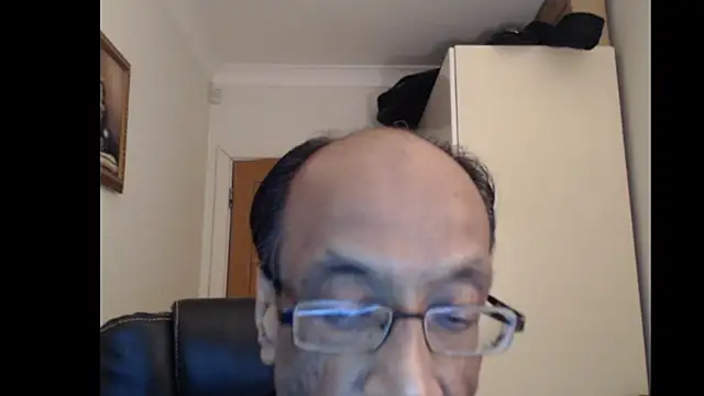Snapshot of rauncher1 chatting on June 2026 10:46:02 PM rauncher1 online show from June 2026 10:46:02 PM