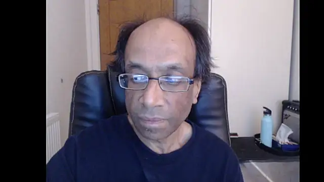 Snapshot of rauncher1 chatting on June 2026 08:59:02 AM rauncher1 online show from June 2026 08:59:02 AM