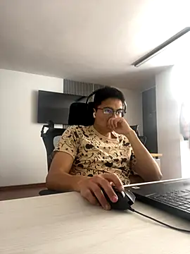 Snapshot of jean283829 chatting on December 2025 03:43:01 PM jean283829 online show from December 2025 03:43:01 PM