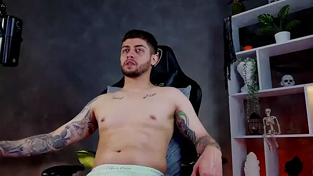 alessandro duty online show from October 2025 01:19:02 AM