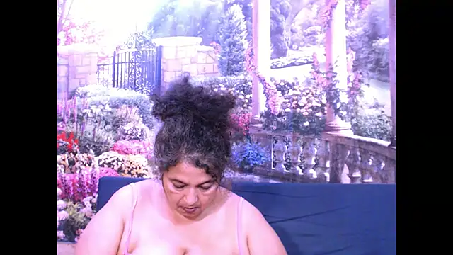 Snapshot of indianstar75 chatting on February 2025 01:05:01 PM indianstar75 online show from February 2025 01:05:01 PM