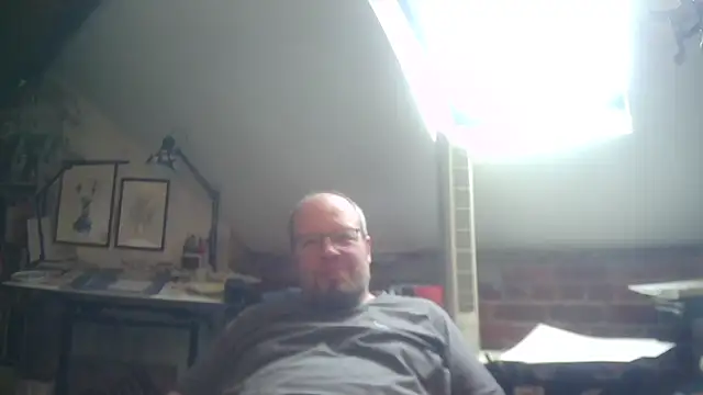 Bigreg001 online show from November 2025 12:38:02 PM