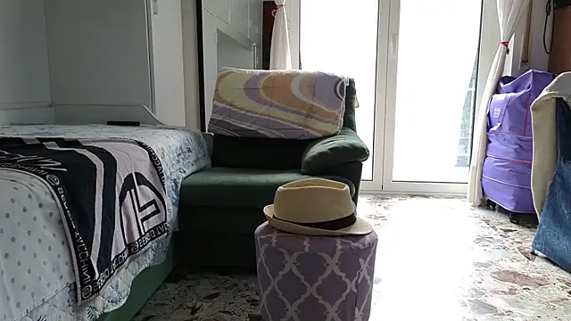 Snapshot of Dharmare@xh chatting on November 2025 01:00:01 PM Dharmarexh online show from November 2025 01:00:01 PM