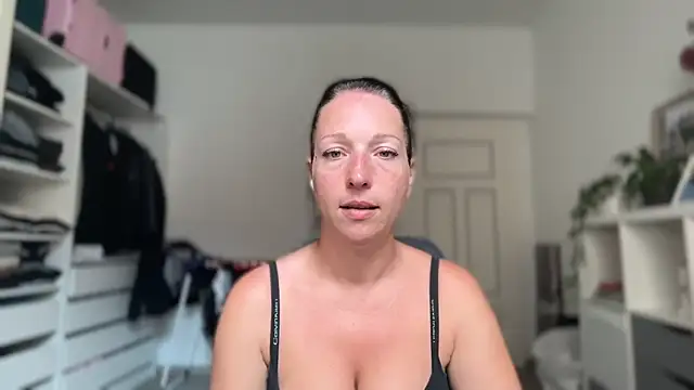 Viola Beck online show from July 2026 09:35:02 AM