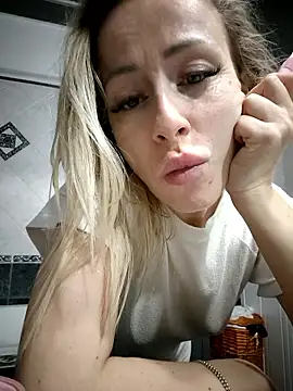 Monique 2023 online show from January 2026 03:00:02 AM