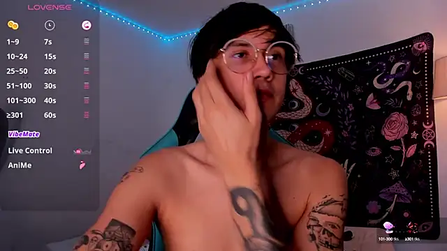 Snapshot of LeaneSeb chatting on February 2025 06:48:02 PM LeaneSeb online show from February 2025 06:48:02 PM