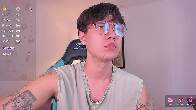 Snapshot of LeaneSeb chatting on November 2025 01:11:01 PM LeaneSeb online show from November 2025 01:11:01 PM