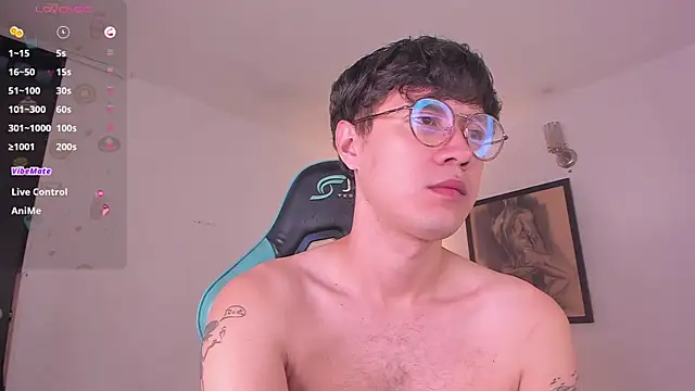 Snapshot of LeaneSeb chatting on November 2025 11:09:01 AM LeaneSeb online show from November 2025 11:09:01 AM