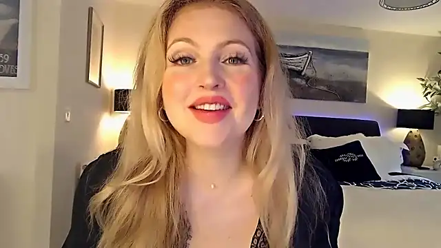 Snapshot of AlbanyWhite chatting on March 2025 12:26:02 PM AlbanyWhite online show from March 2025 12:26:02 PM