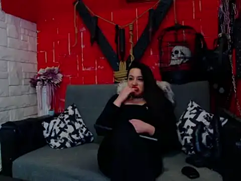 Snapshot of MistressRachelle chatting on January 2025 01:18:02 AM MistressRachelle online show from January 2025 01:18:02 AM