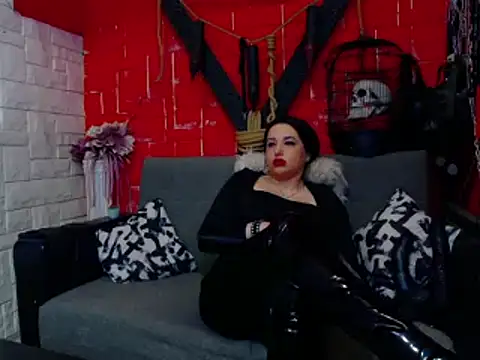 Snapshot of MistressRachelle chatting on January 2025 07:43:01 PM MistressRachelle online show from January 2025 07:43:01 PM