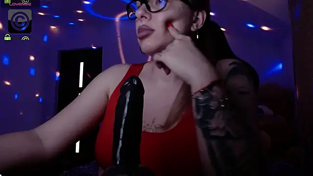 Snapshot of SonyaDevon chatting on January 2025 11:09:02 AM SonyaDevon online show from January 2025 11:09:02 AM