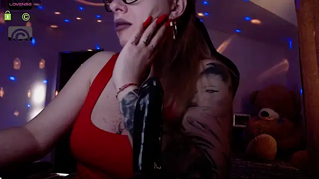 Snapshot of SonyaDevon chatting on February 2025 07:54:02 AM SonyaDevon online show from February 2025 07:54:02 AM