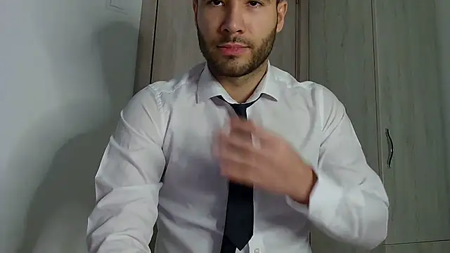 Snapshot of Justynn1 chatting on January 2025 04:08:01 AM Justynn1 online show from January 2025 04:08:01 AM