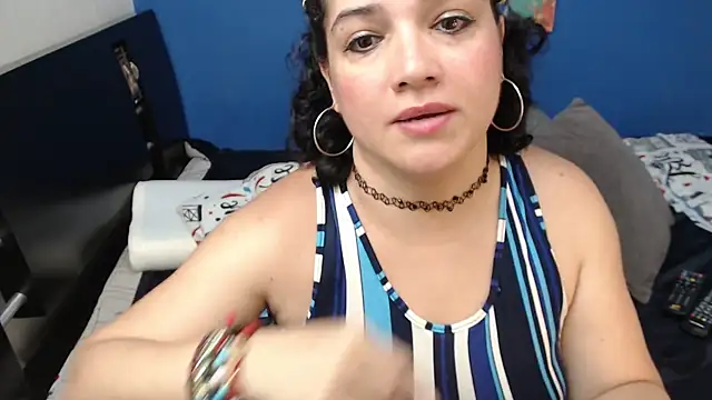 GlendaStarx online show from April 2026 09:45:01 PM