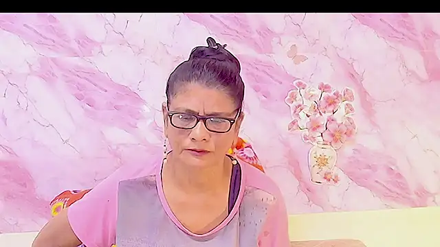 Snapshot of IndianAllure chatting on February 2026 05:39:01 AM IndianAllure online show from February 2026 05:39:01 AM