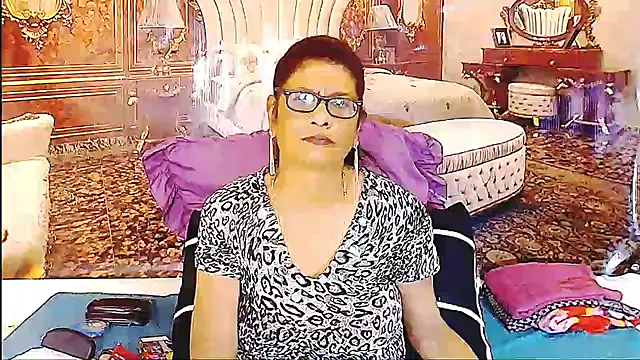 IndianAllure online show from April 2026 06:25:02 AM