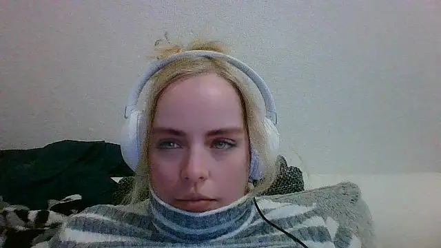 Snapshot of vaneza02 chatting on March 2025 07:53:01 PM vaneza02 online show from March 2025 07:53:01 PM