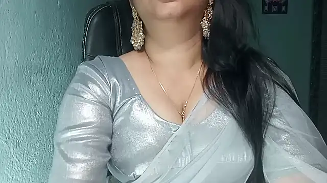 Snapshot of YourModhu chatting on April 2026 05:39:01 PM YourModhu online show from April 2026 05:39:01 PM