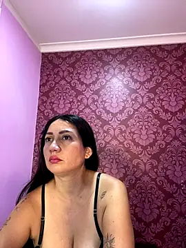 juliana diaz online show from November 2025 11:21:01 AM