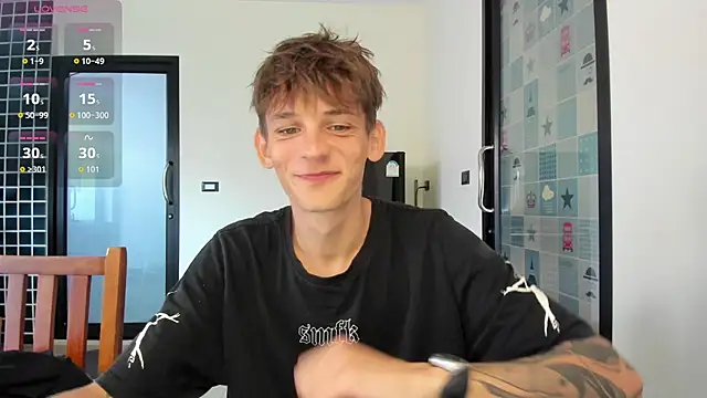 MiracleCam online show from December 2025 01:02:02 AM