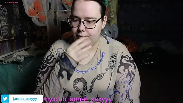 JannetPie online show from November 2025 05:23:01 PM