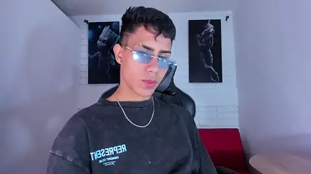 Snapshot of AlanNaughty chatting on January 2025 09:18:01 PM AlanNaughty online show from January 2025 09:18:01 PM