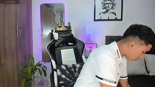 Snapshot of AlanNaughty chatting on February 2026 11:19:01 PM AlanNaughty online show from February 2026 11:19:01 PM