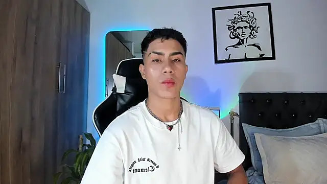 Snapshot of AlanNaughty chatting on March 2026 11:44:02 PM AlanNaughty online show from March 2026 11:44:02 PM