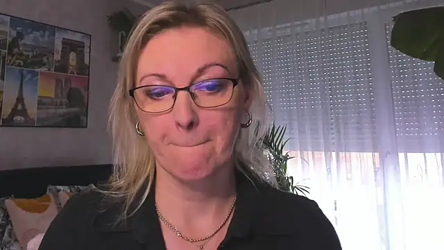 vanessa chat online show from February 2025 02:21:02 PM