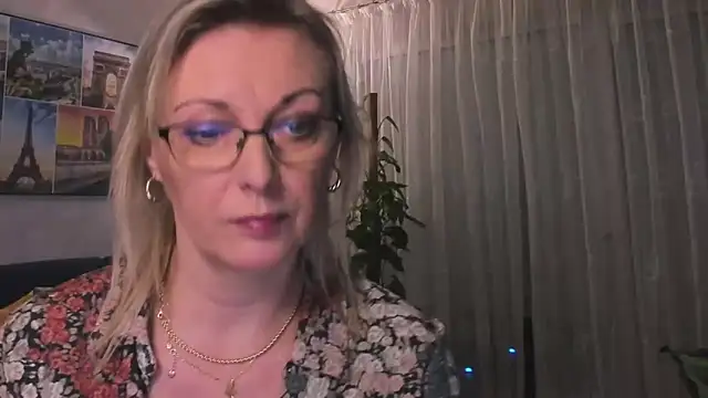 vanessa chat online show from February 2025 05:42:01 PM