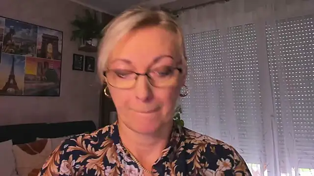 vanessa chat online show from September 2025 01:23:01 PM