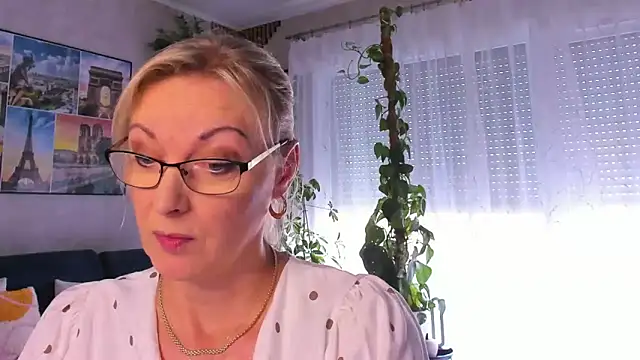 vanessa chat online show from September 2025 01:27:02 PM