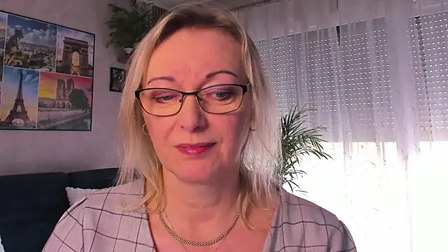 vanessa chat online show from April 2026 01:39:01 PM