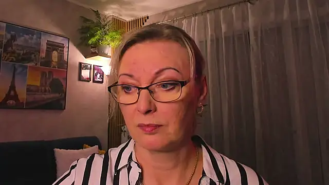 vanessa chat online show from April 2026 07:58:02 PM