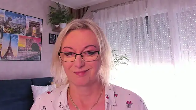 vanessa chat online show from April 2026 01:28:01 PM