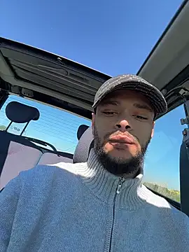 Lionayowe online show from April 2026 01:01:01 PM