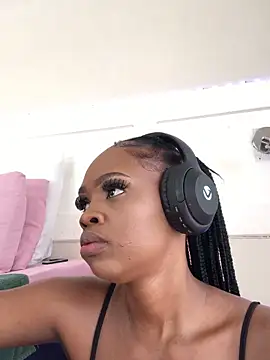 LuciousLips96 online show from November 2025 07:07:01 AM