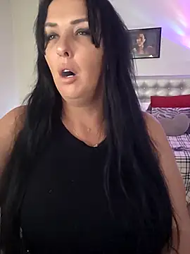 Snapshot of TiffanyRoxx chatting on October 2025 04:08:02 PM TiffanyRoxx online show from October 2025 04:08:02 PM