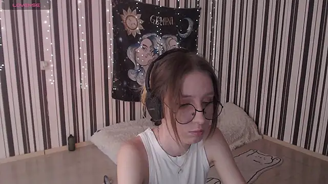  Hanna Moon  online show from September 2025 09:11:01 AM