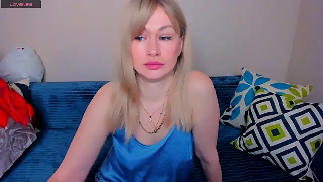 EllenMoore online show from April 2026 03:45:01 AM