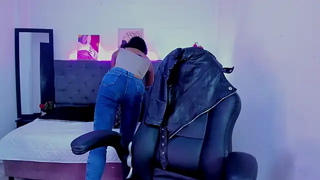 Ellie Alves online show from December 2025 01:27:01 PM