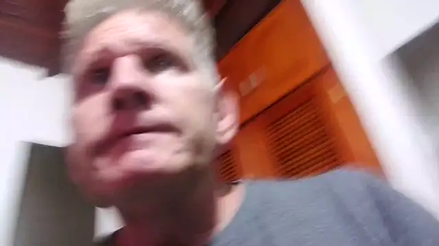 Snapshot of carlosbangsstar chatting on January 2026 07:23:01 PM carlosbangsstar online show from January 2026 07:23:01 PM