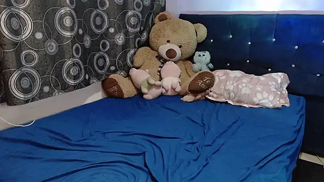 ANGELIQUE KLANE online show from February 2026 05:01:01 AM