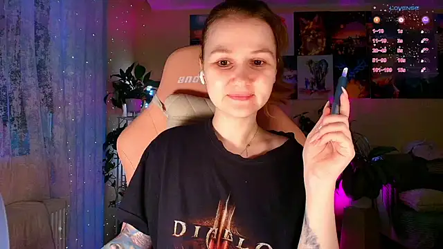 GoodWitch  online show from December 2025 07:25:02 AM